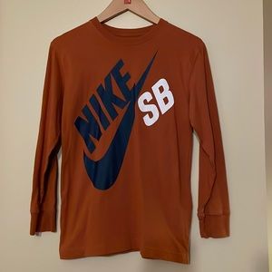 Youth Nike SB Long Sleeve Size M